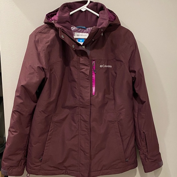 Columbia Jackets & Blazers - Columbia Plum Outdoor Jacket